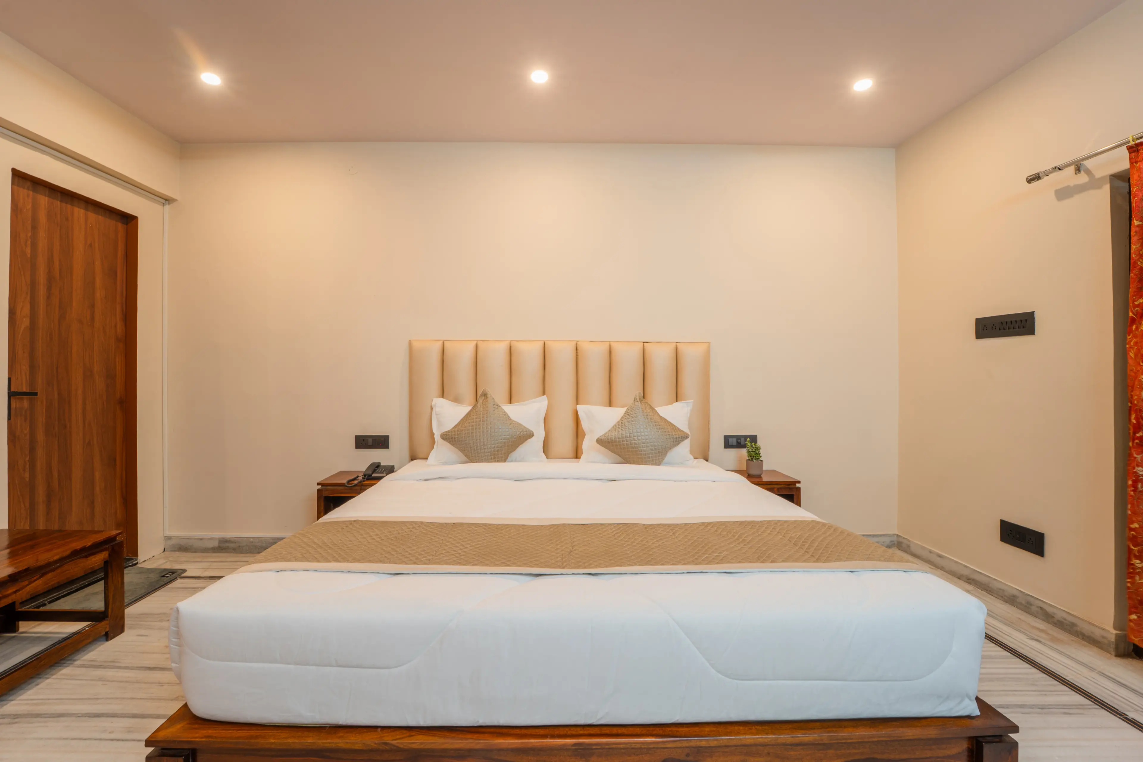Double Bed Ambiance